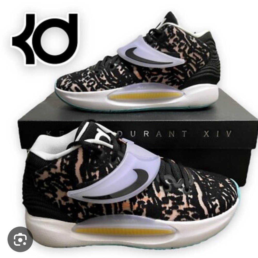 Nike Black and White Sneakers